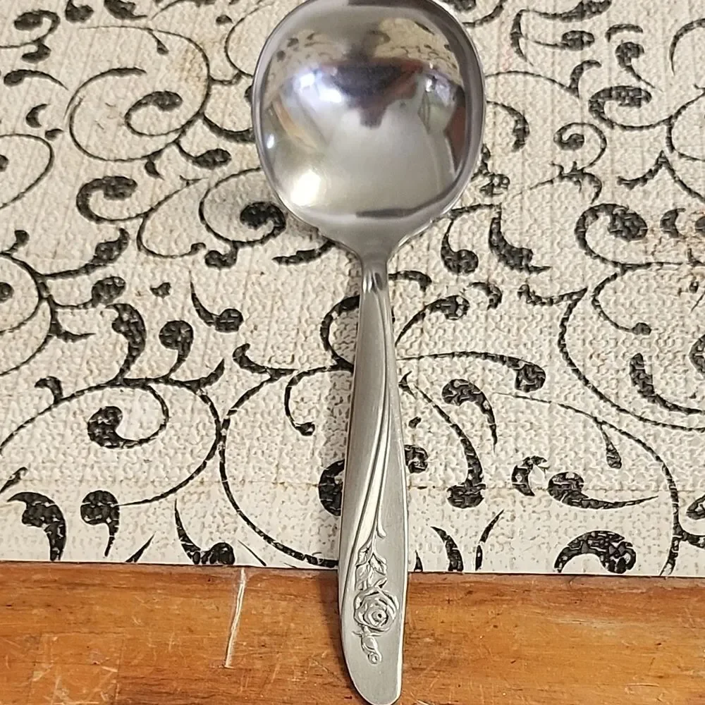 Oneida Roseanne Ladle